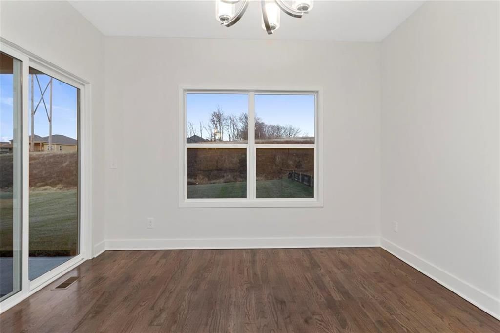 10009 N Oakland Avenue — photo 9