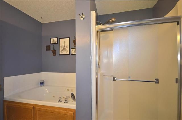 10008 N Highland Place — photo 16