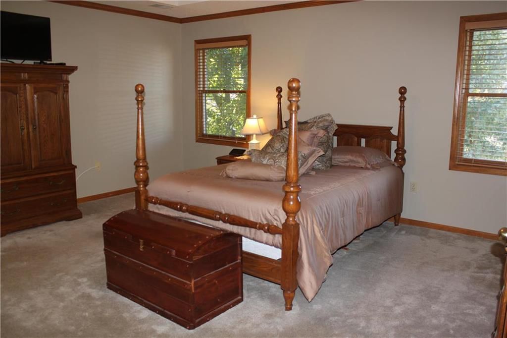 2111 NE Waterfield Drive — photo 36