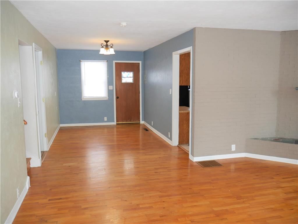 1011 S Main Street — photo 5