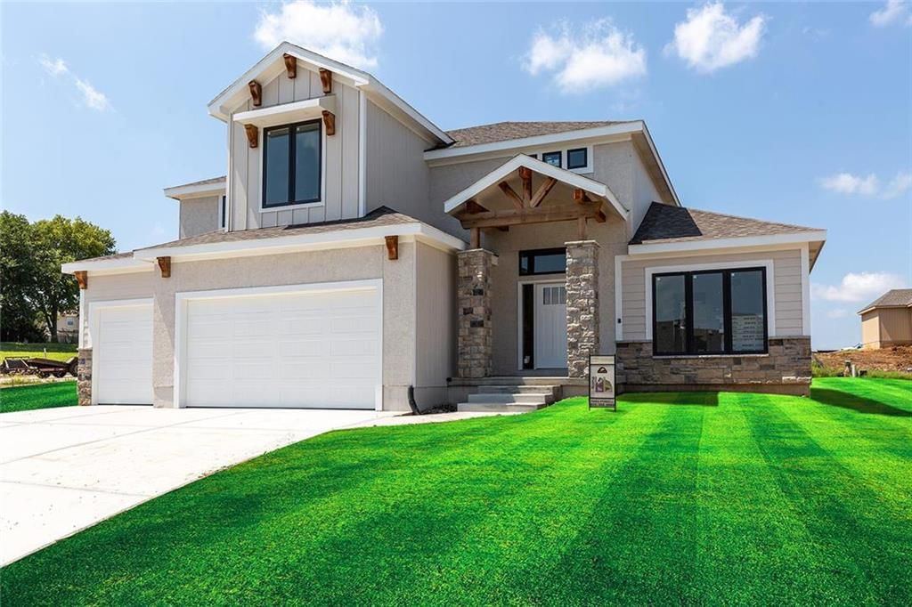 4700 NE Pocono Circle, Lee's Summit, MO