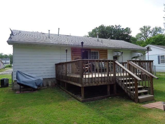 827 N Main — photo 3