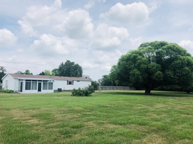 580 NE 4th Lane — photo 4
