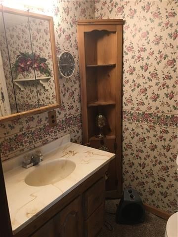 609 E Berry Street — photo 9