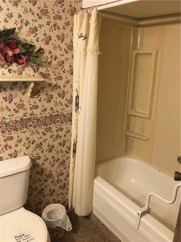 609 E Berry Street — photo 10