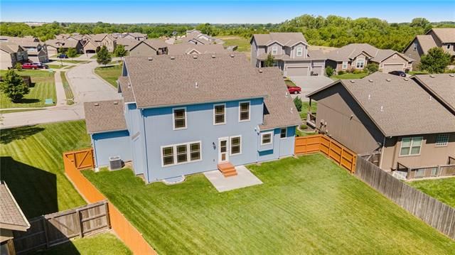 3245 N 123rd Terrace — photo 34