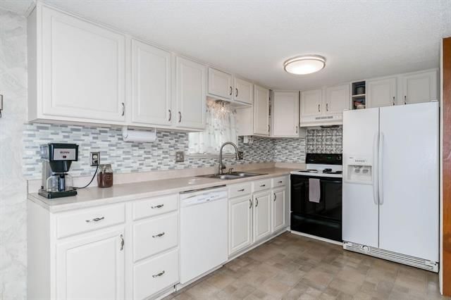 6725 NE Cotter Avenue — photo 9