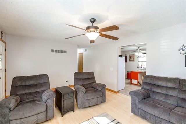 509 S Summit Street — photo 4