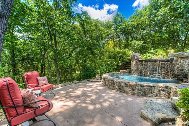 1221 NE Edgehill Street — photo 9