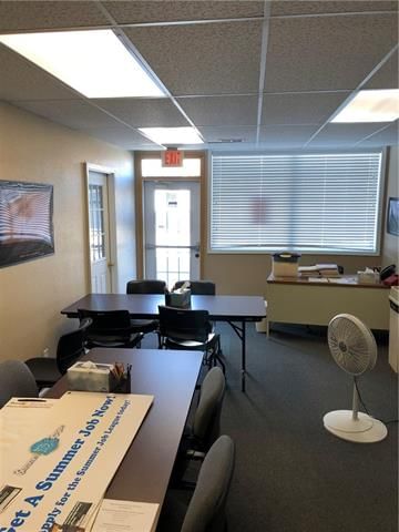 111 N Thornton Street — photo 12