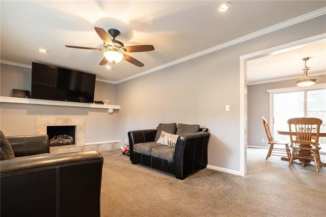 4412 VERMONT Avenue — photo 7