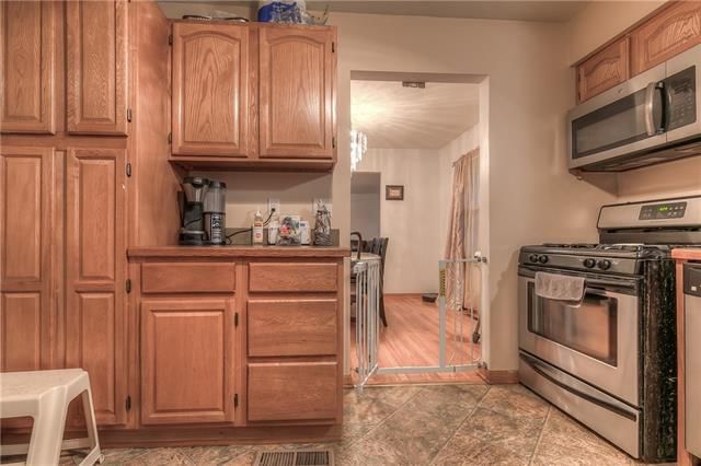 3020 E 75th Street — photo 11