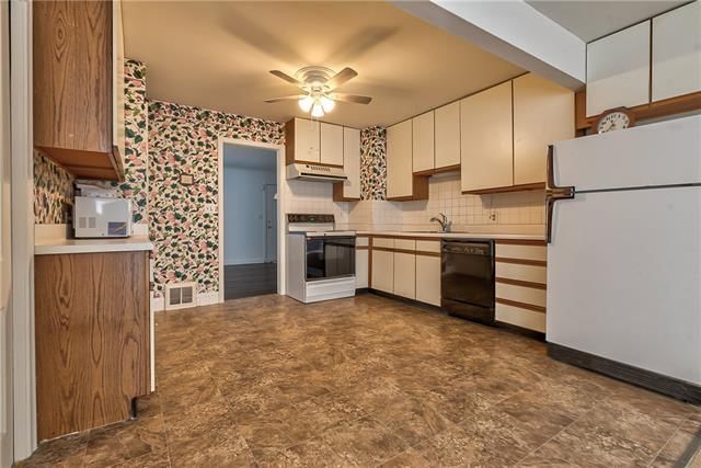 601 W 86th Street — photo 10