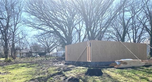 820 N Elm Street — photo 13