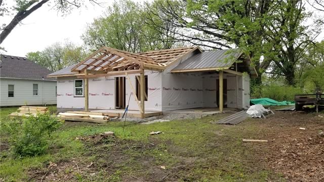 820 N Elm Street — photo 5