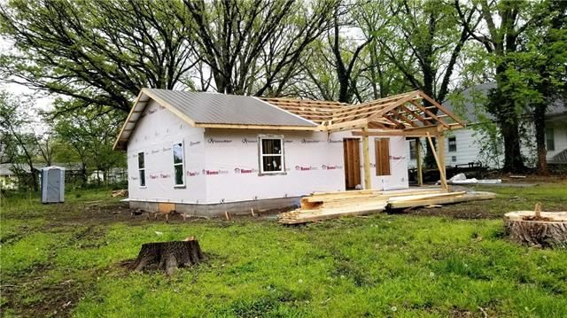 820 N Elm Street — photo 6