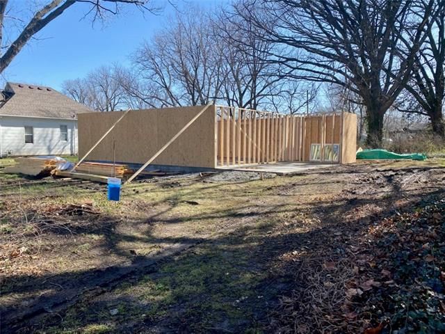 820 N Elm Street — photo 9