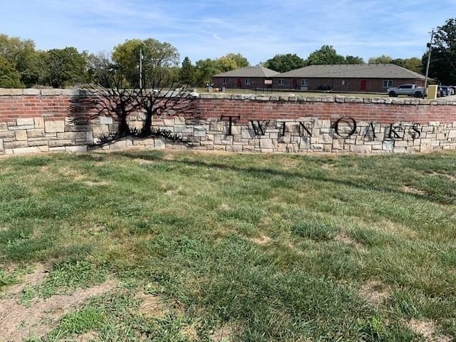 000 Twin Oaks Parkway, Peculiar, MO