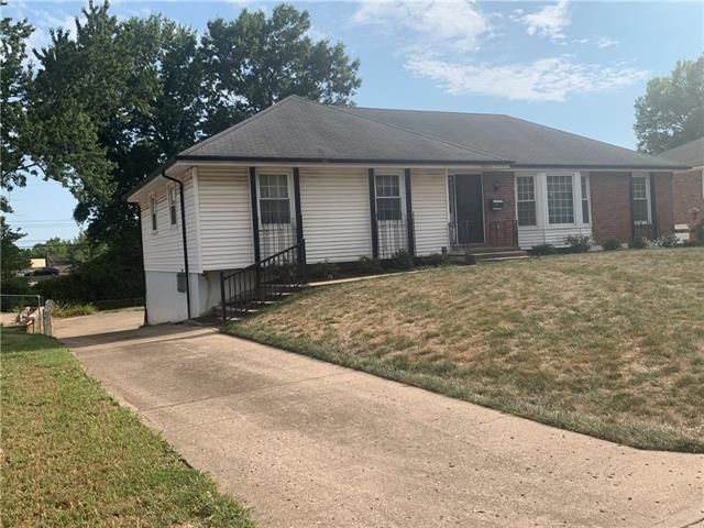14617 E 41 Street S — photo 2
