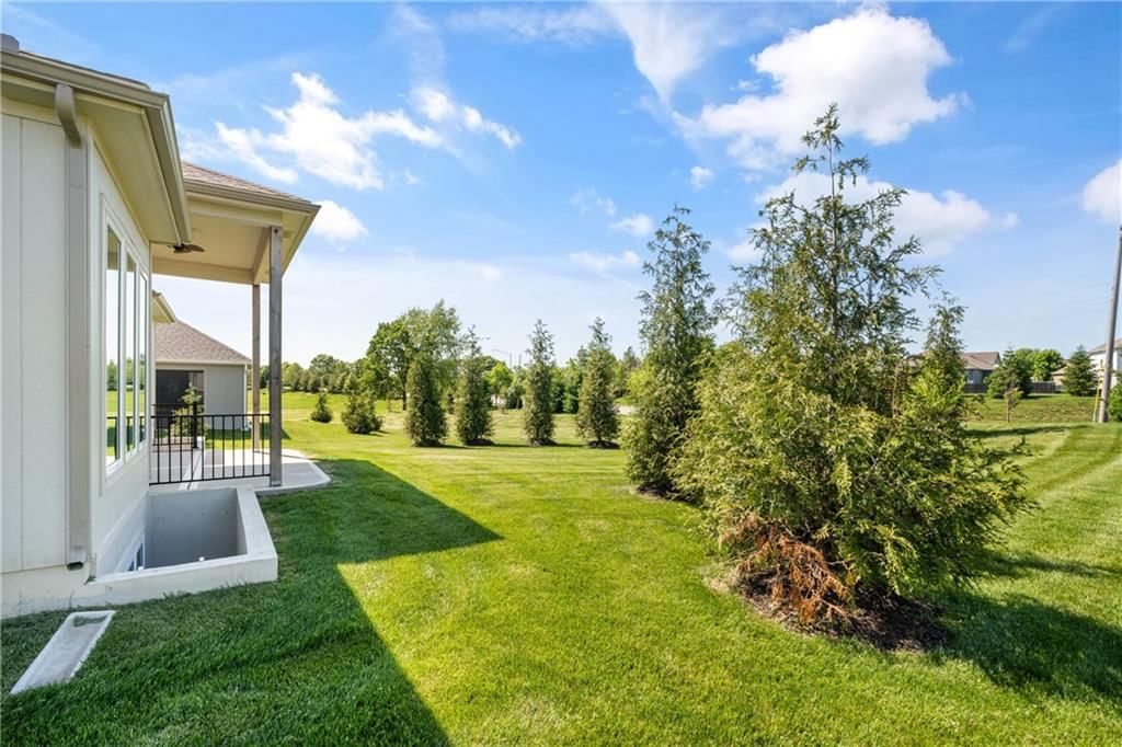 4200 NE Chapel Manor Drive — photo 30