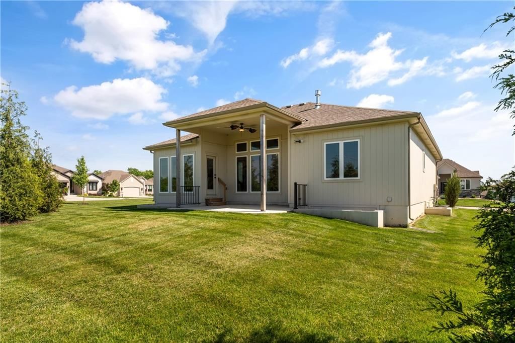 4200 NE Chapel Manor Drive — photo 32