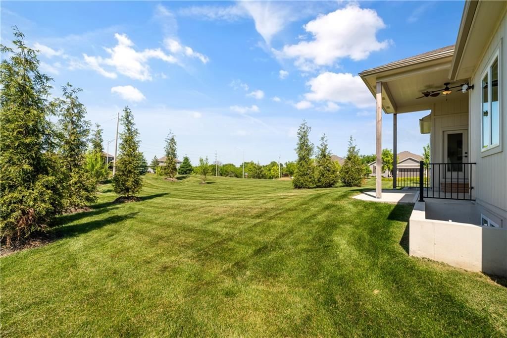 4200 NE Chapel Manor Drive — photo 33