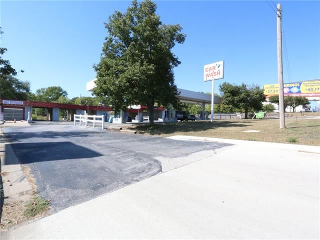 13200 S US 71 Highway — photo 2