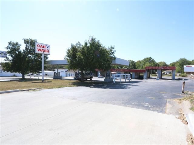 13200 S US 71 Highway — photo 4