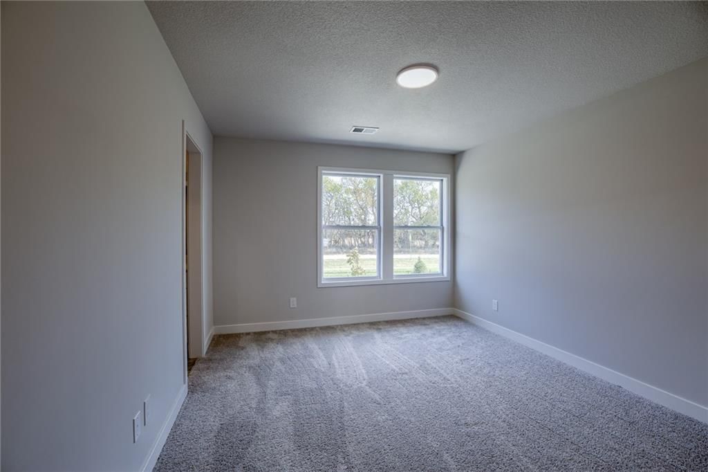 18241 Earnshaw Street — photo 20