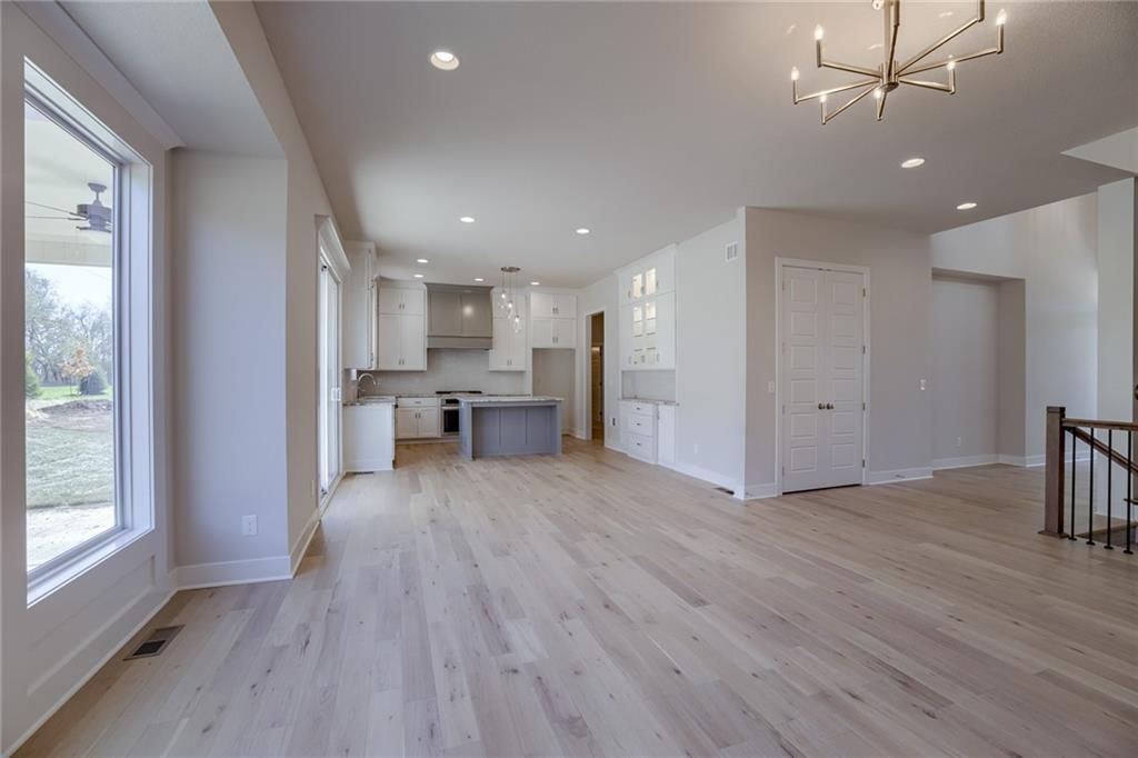 18241 Earnshaw Street — photo 5