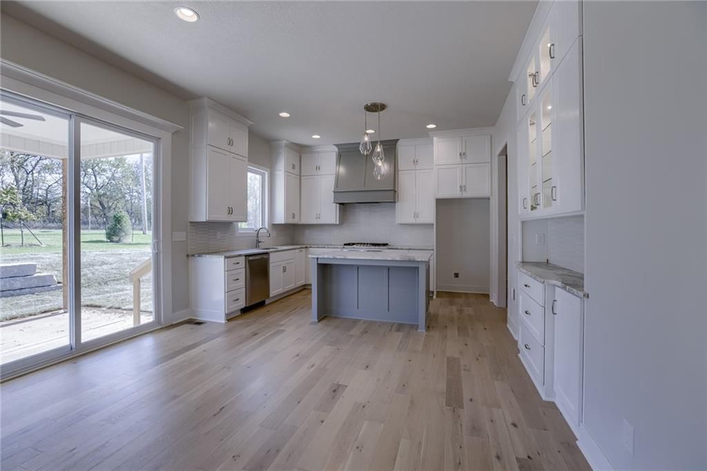 18241 Earnshaw Street — photo 7