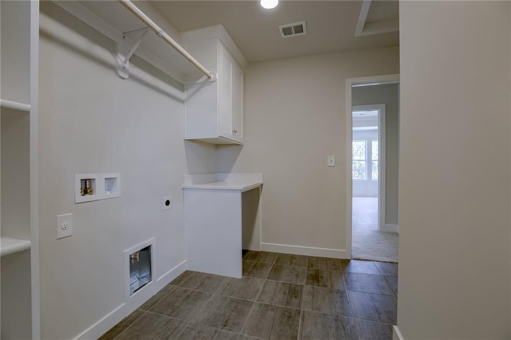 18241 Earnshaw Street — photo 9