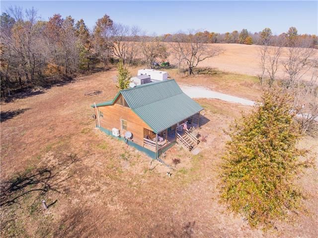 9581 NW Louise Drive — photo 2