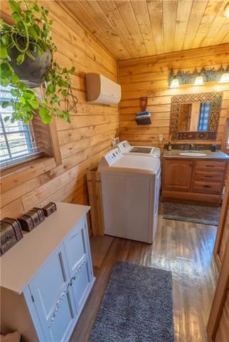 9581 NW Louise Drive — photo 13
