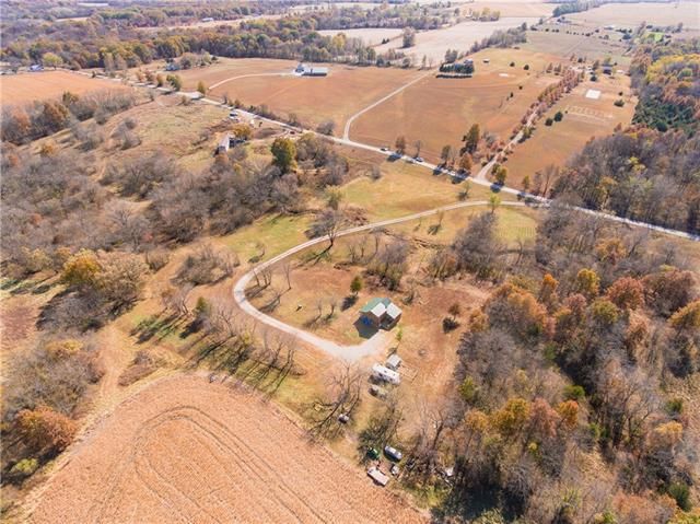9581 NW Louise Drive — photo 6