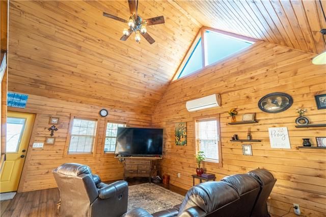 9581 NW Louise Drive — photo 7
