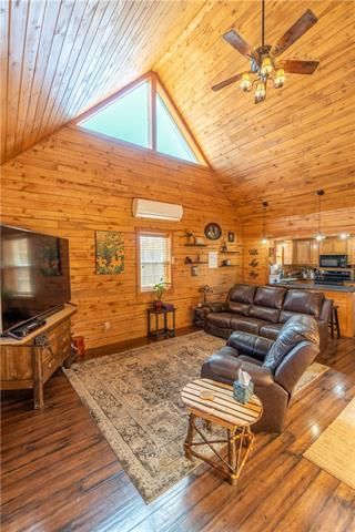 9581 NW Louise Drive — photo 10