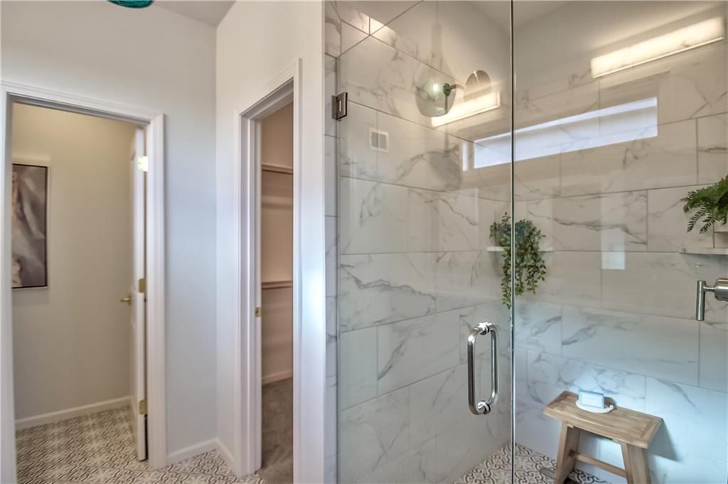 18725 Theden Street — photo 13