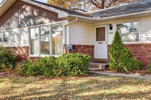 6904 N Central Street — photo 2