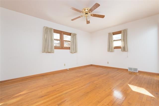 6904 N Central Street — photo 12