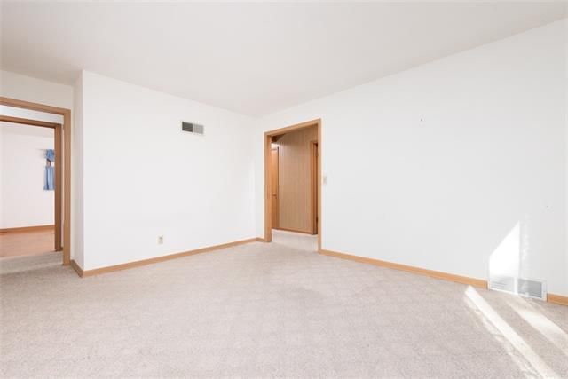 6904 N Central Street — photo 4
