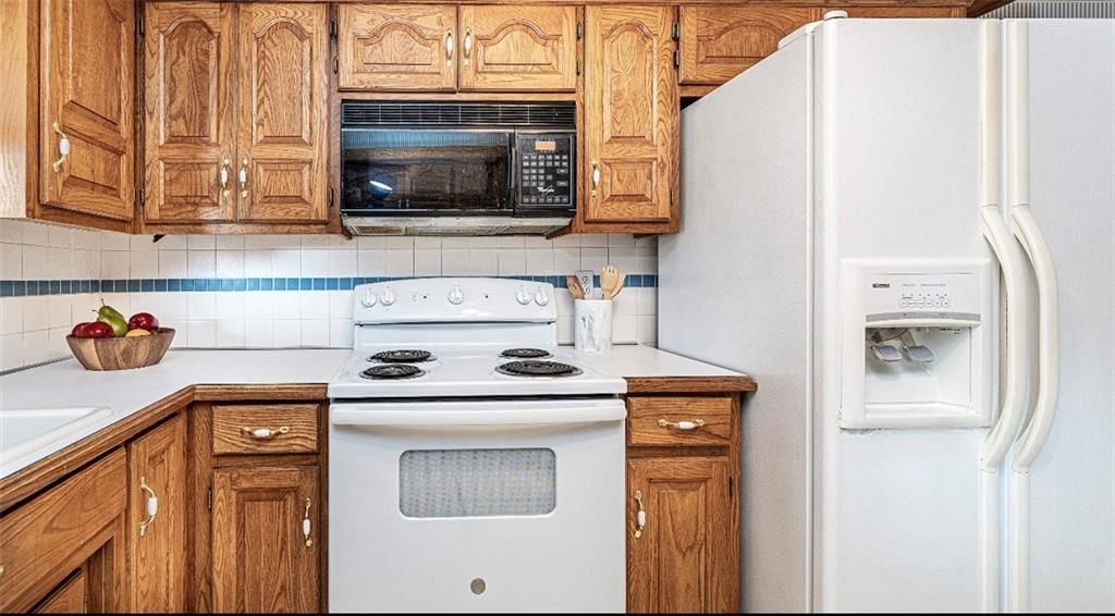 12814 Cambridge Avenue — photo 12