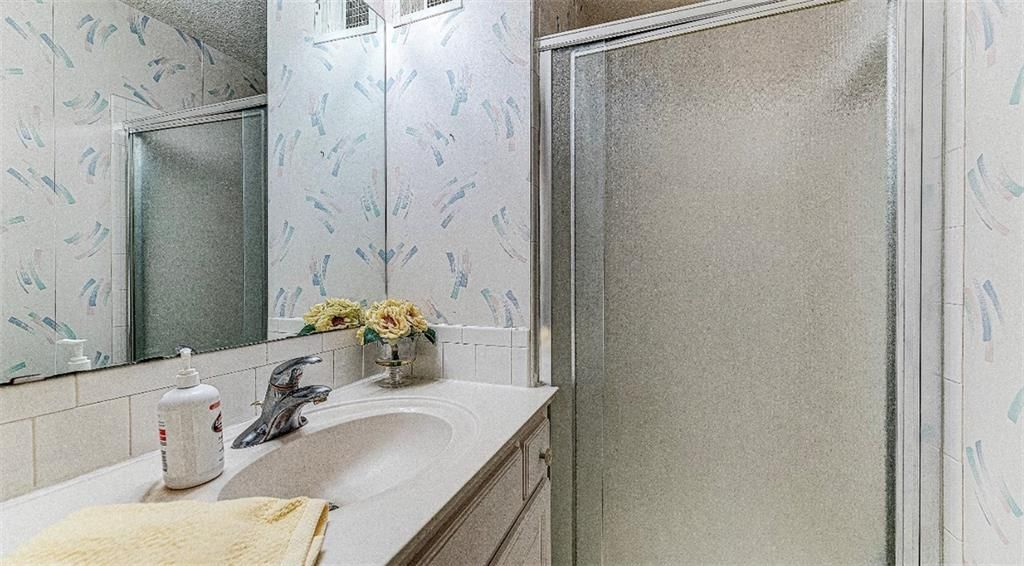 12814 Cambridge Avenue — photo 17