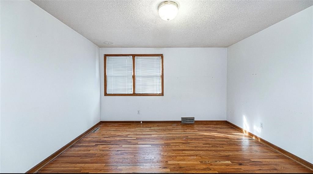 12814 Cambridge Avenue — photo 18