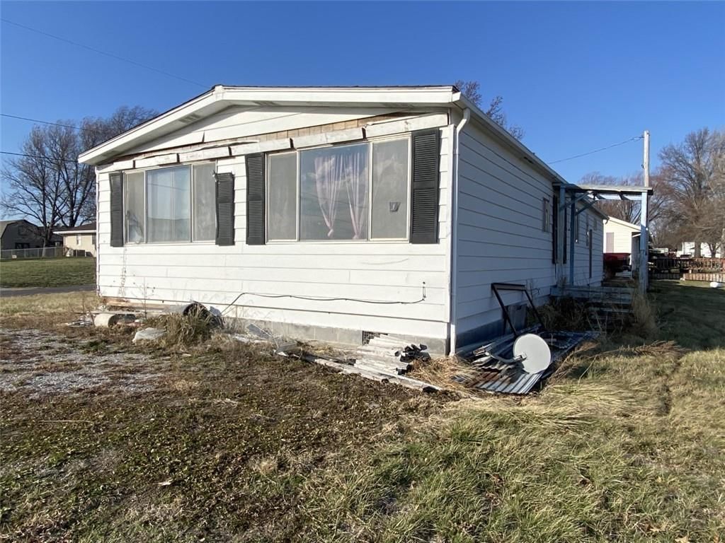 303 S Elm Street — photo 4