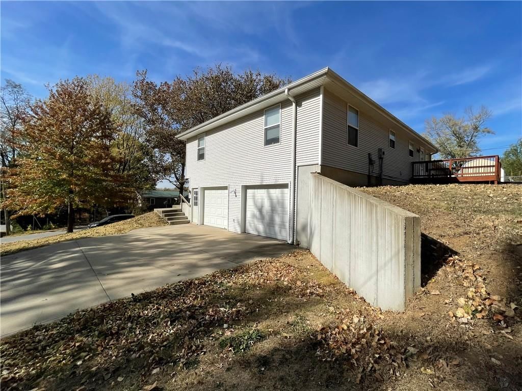 301 Woods Avenue — photo 11