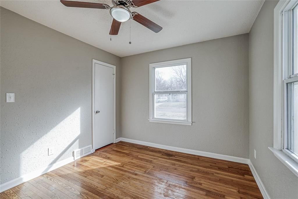 8902 E 73rd Street — photo 10