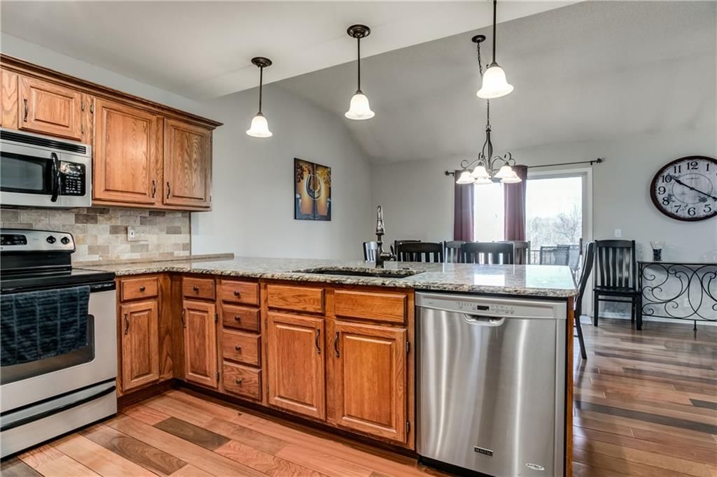 1674 N Hunter Drive — photo 12