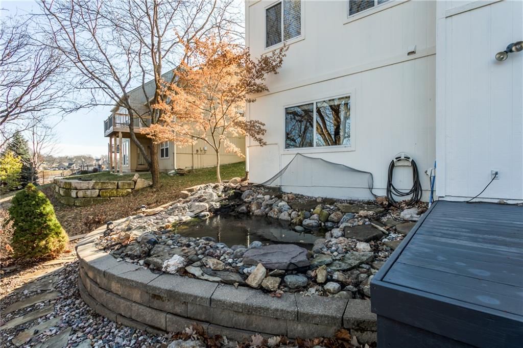1674 N Hunter Drive — photo 30