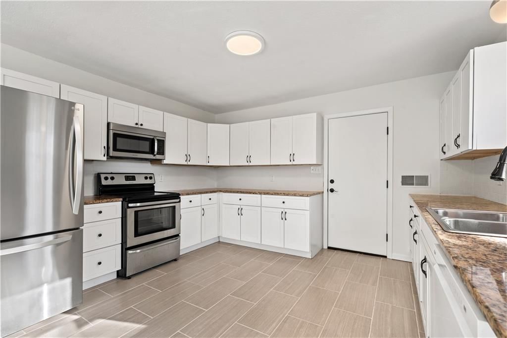 7405 E 130TH Terrace — photo 13